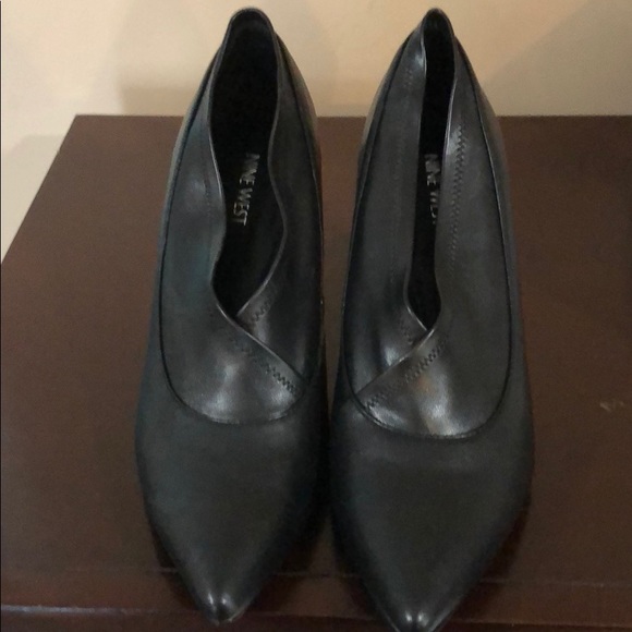 Shoes - Picture 4 of 5